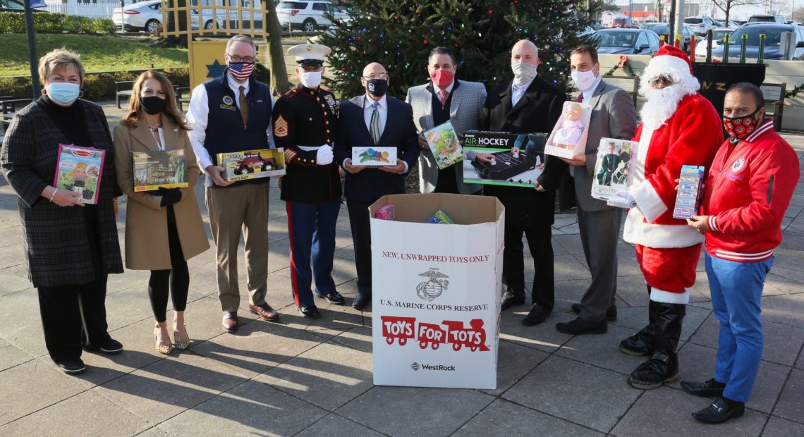 Clavin &#038; Town Board Announce Toys for Tots Toy Drive at Winter Drive-In Movie Festival