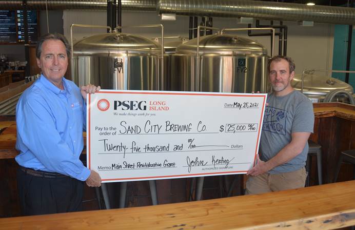 PSEG Long Island Helps Revitalize Lindenhurst Village with $25,000 Grant for Sand City Brewing Co.