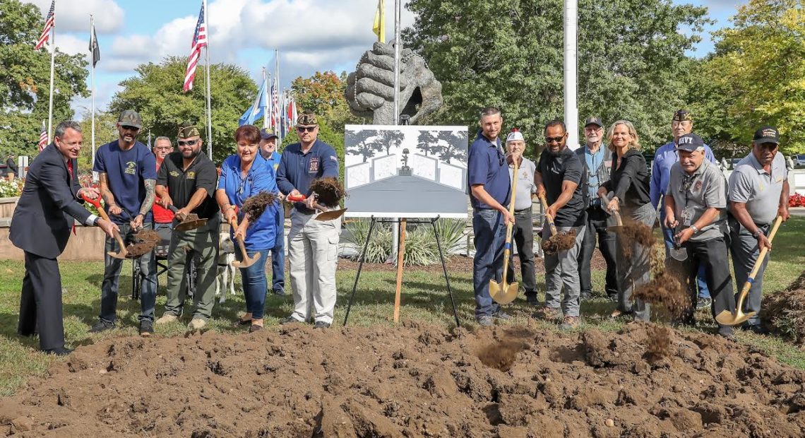 County Executive Curran, Local Veterans Break Ground on New Memorial Honoring Servicemembers