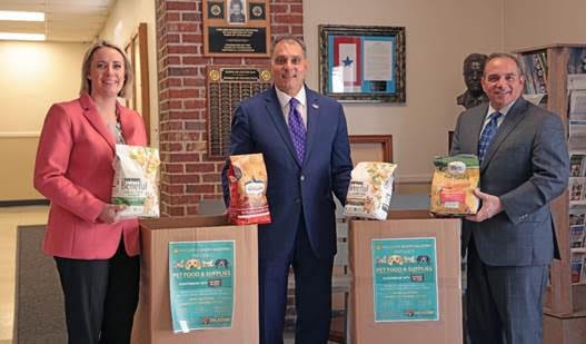 Town Collects And Delivers Over 300lbs Of Pet Food &#038; Supplies