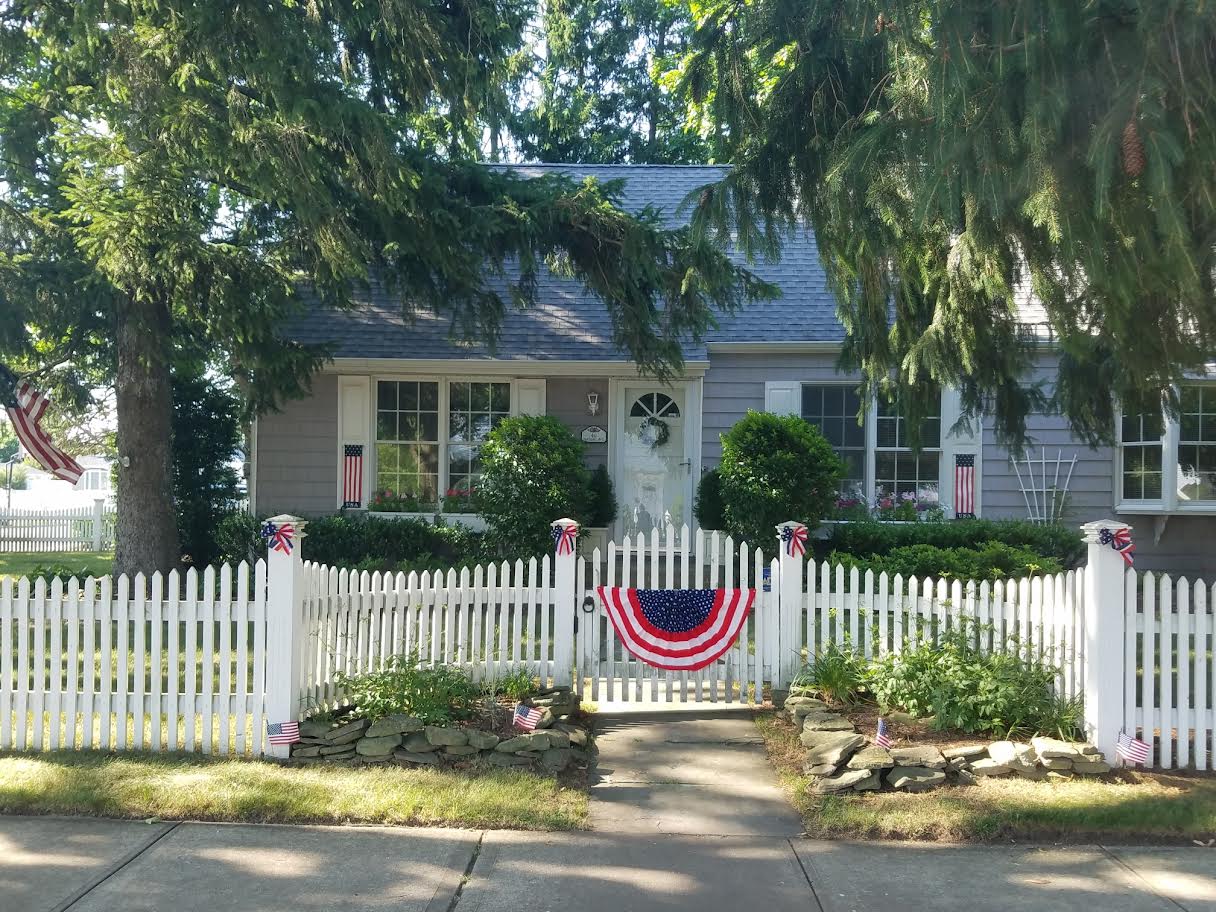 Town Announces Winners Of Patriotic Display Home Decorating Contest