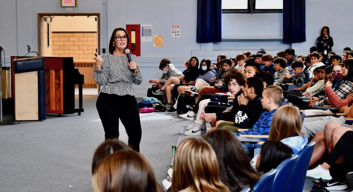 Bethpage Middle Schoolers Learn To Be Mindful Online Citizens