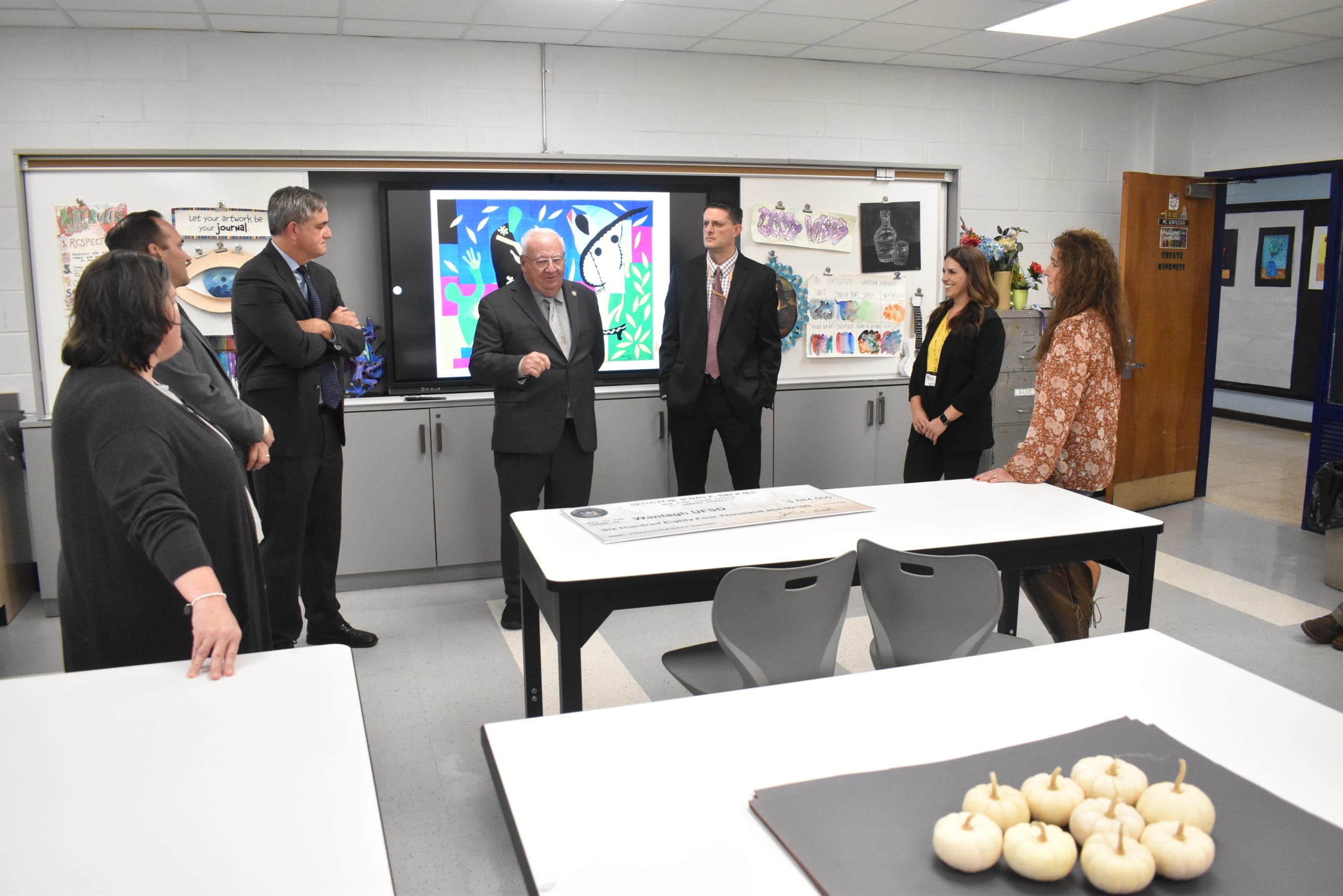 Wantagh Shows Off Upgraded Art Rooms For State Senator