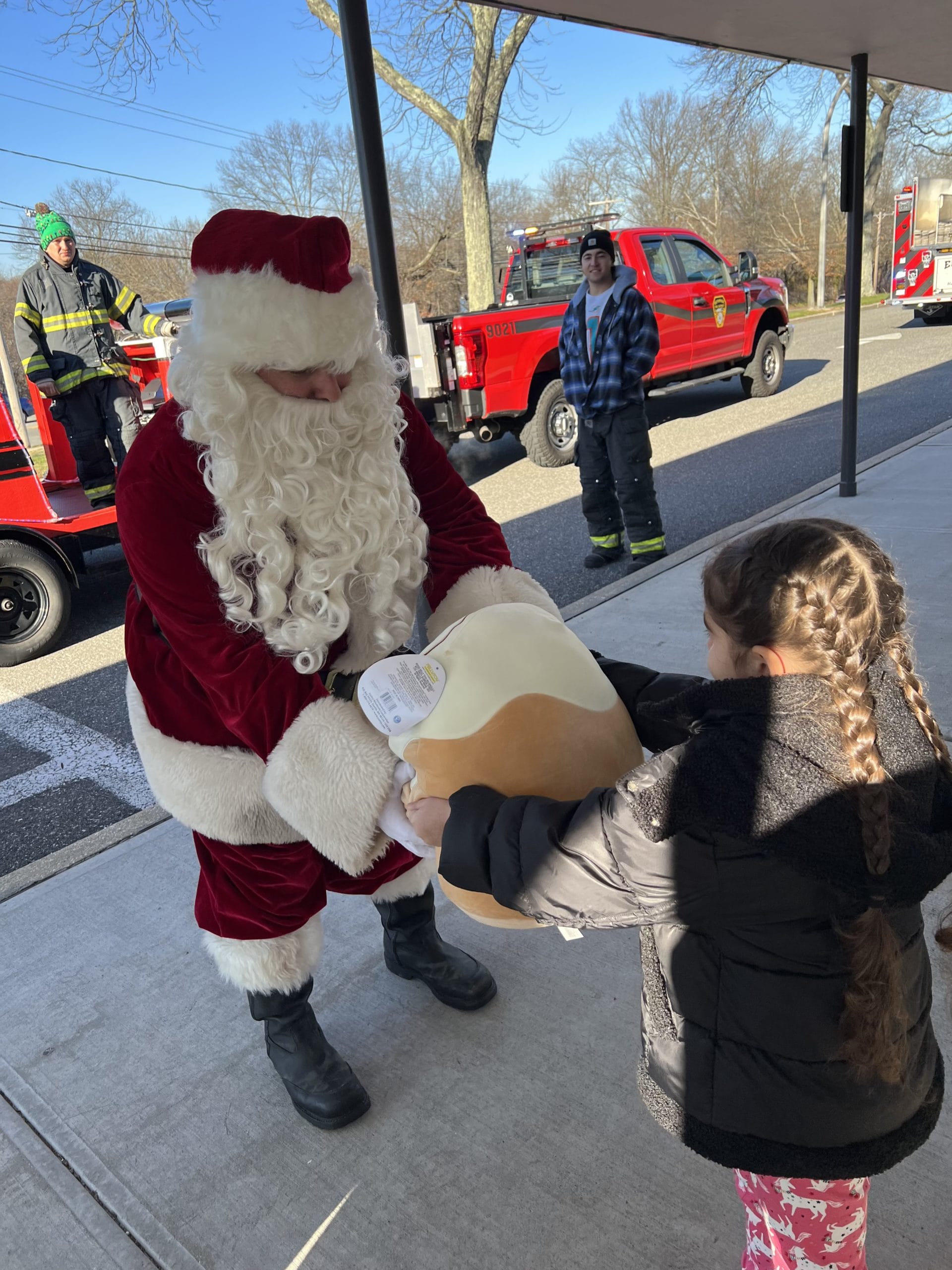 Bethpage Students Help Santa Give Back During The Holidays