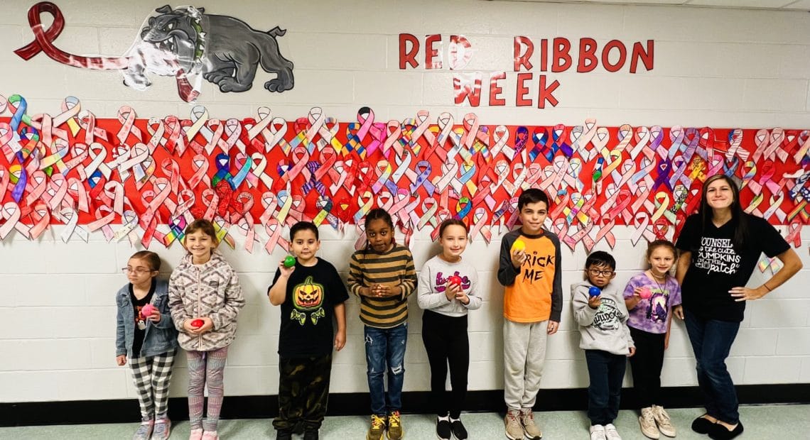 Lindenhurst Students Make Pledge For Healthy Choices In Recognition Of Red Ribbon Week