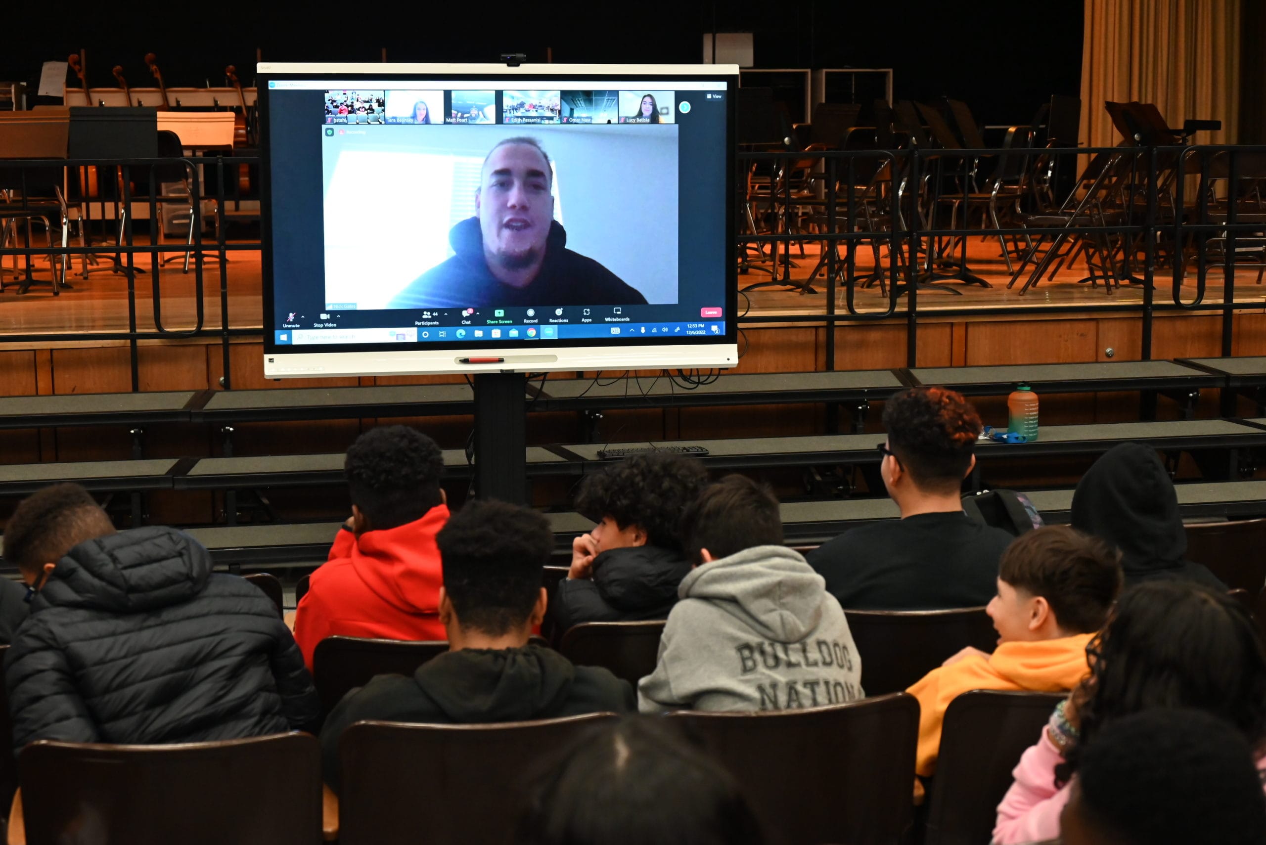 Robert Moses Students Connect With NY Giants Players