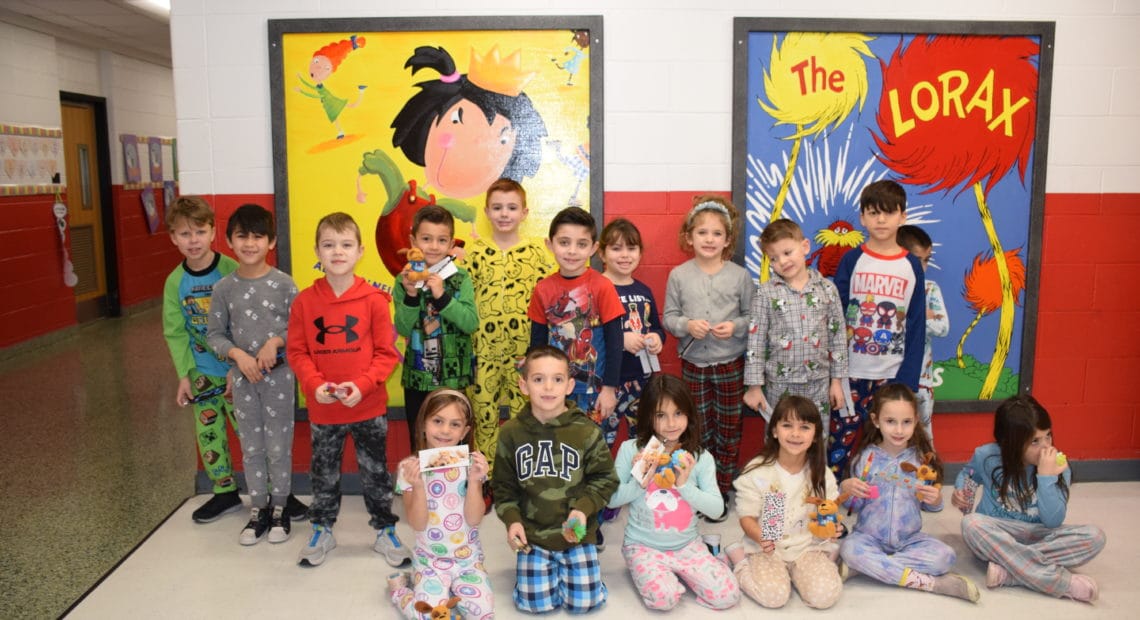 Idle Hour Elementary Celebrates Reading