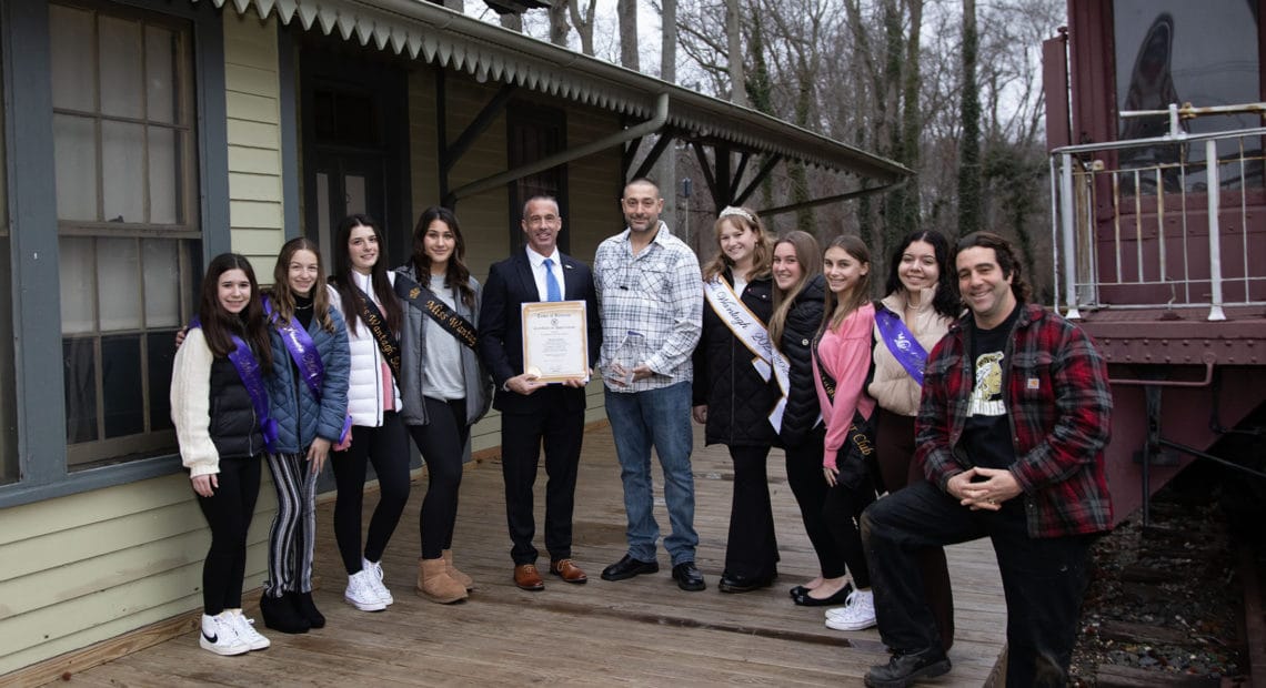 Miss Wantagh Congratulates Storm Chaser
