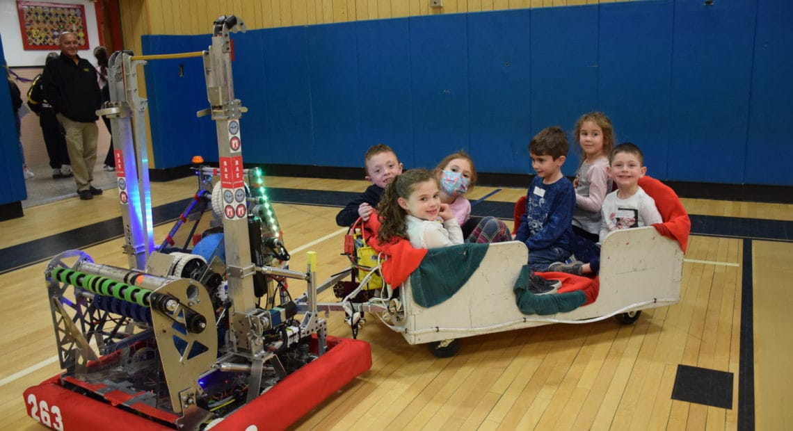 STEAM Night Promotes Hands-On Learning