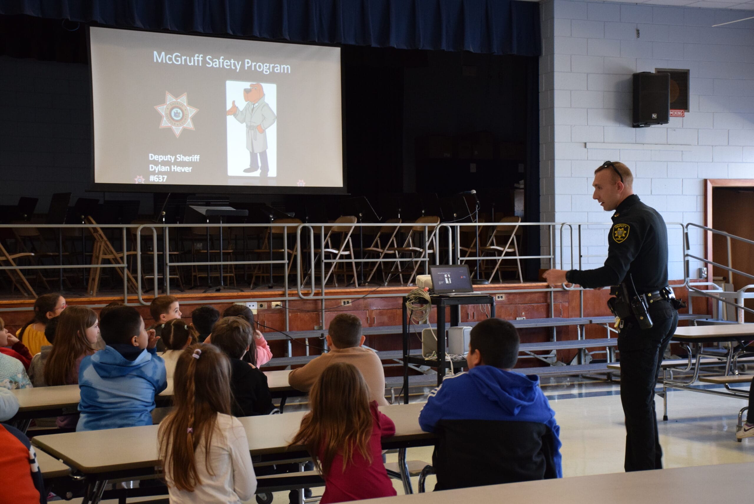 Sheriff&#8217;s Office Teaches Student Safety