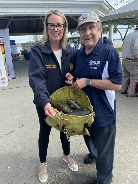 Town Hosts Succesful Oyster Bay Harbor Cleanup &#038; Marine Education Expo