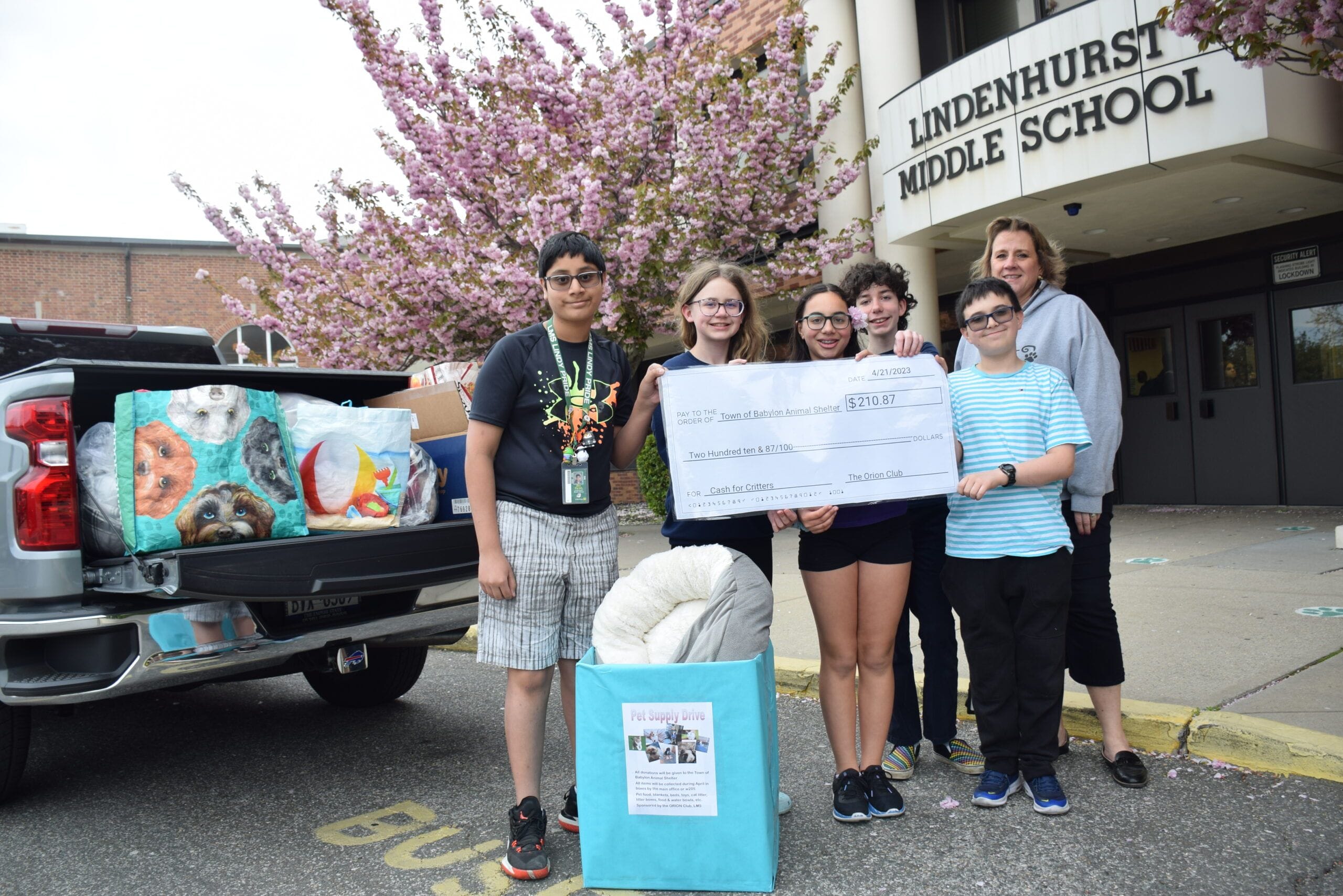 Middle School ORION Club Collects Donations For Animals In Need Long