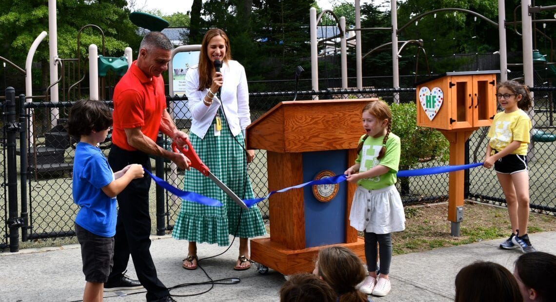 Harborfields&#8217; Washington Drive Cuts Ribbon On Little Free Library In Coral Park