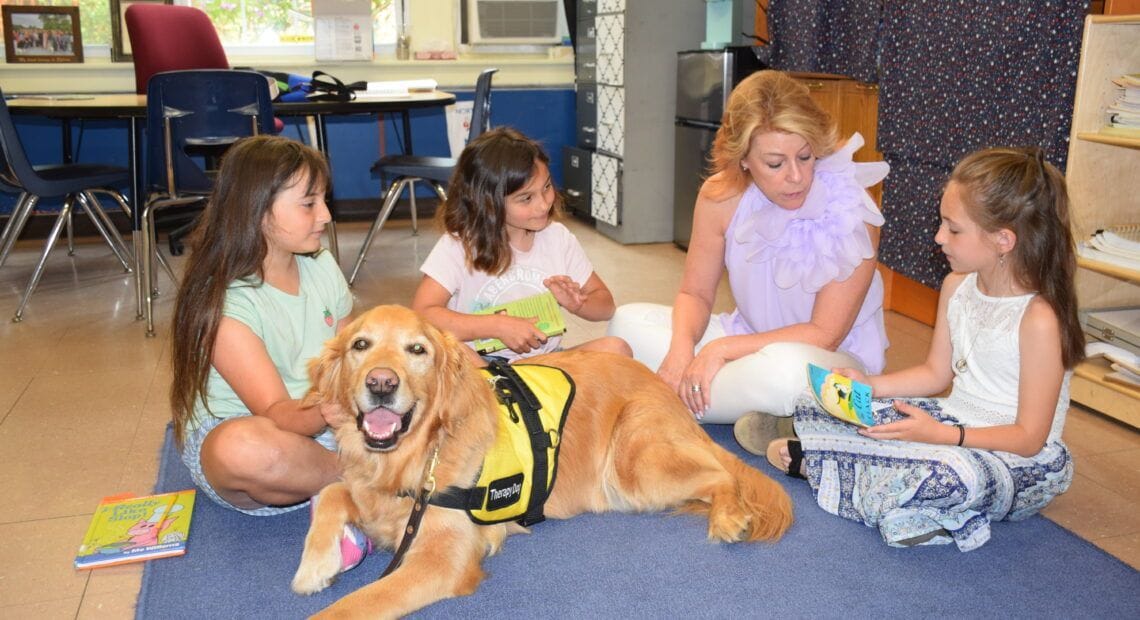 Blue Point Elementary School Students Paws To Read