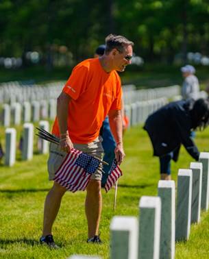 PSEG Long Island Employees Honor Fallen Veterans