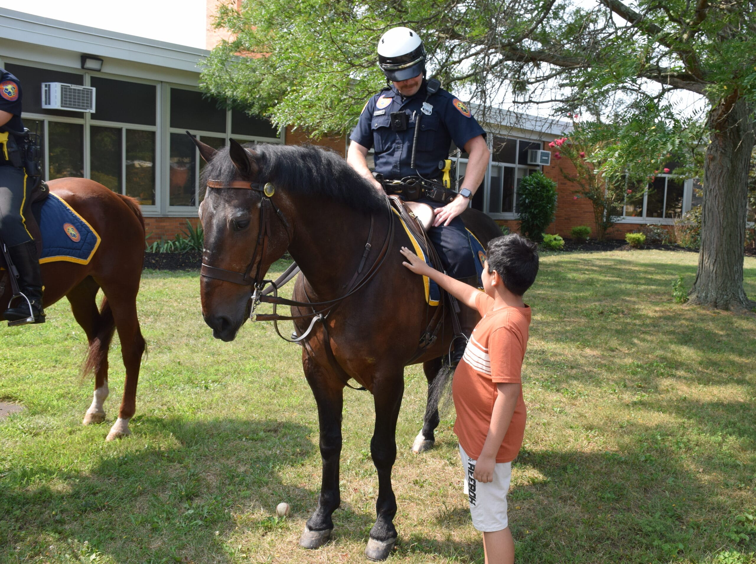 Nassau County Police Department Visits Students At Bowling Green