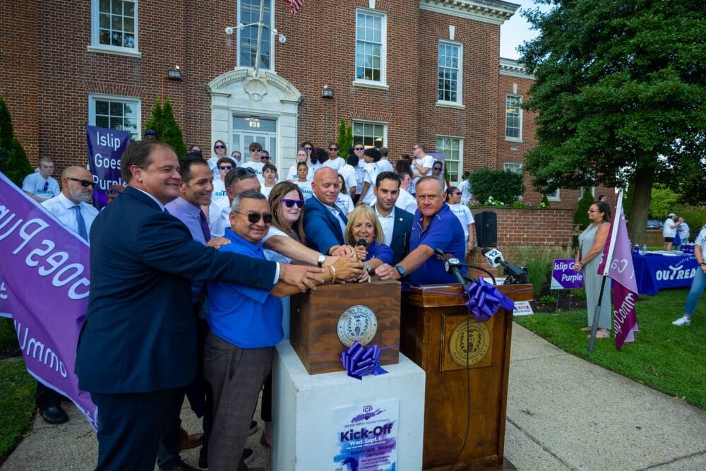 Islip Goes Purple Makes Strides For Recovery