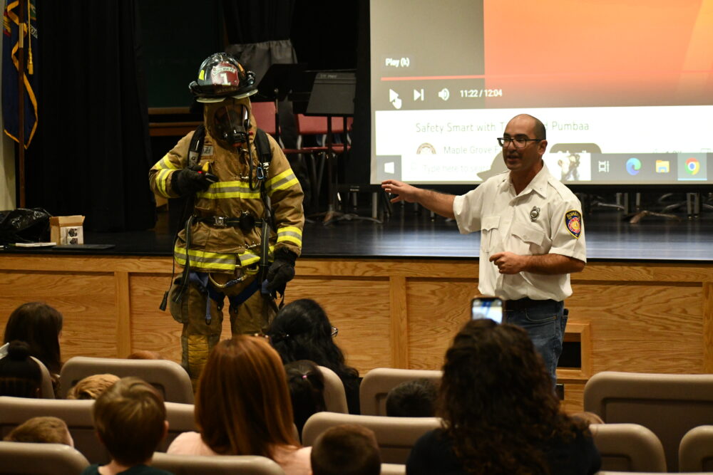 Firefighters Teach Sycamore Avenue How To Be Fire Smart