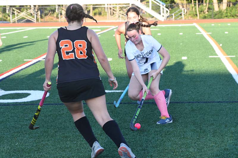 Smithtown High School West Hosts Annual &#8216;Play 4 The Cure&#8217; Field Hockey Game