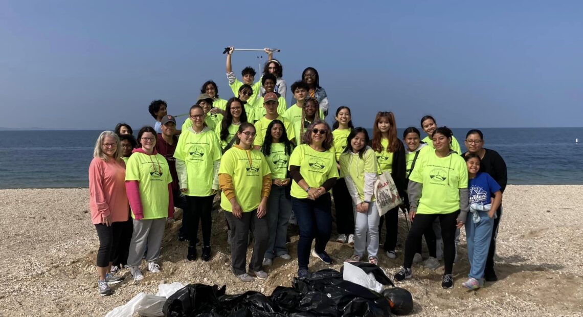 Centereach High School E-STEM Club Cleans The Beach