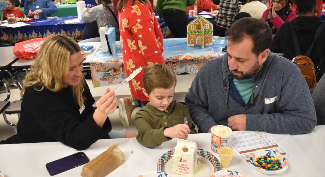 A Tasty Time For Massapequa Families At East Lake Holiday Gathering