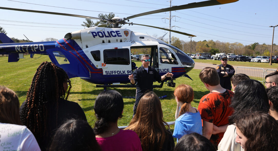 Commack Middle School Students Visit Police Headquarters For Police Week