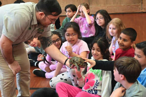 The Reptile Guy Visits Hicksville&#8217;s Lee Avenue