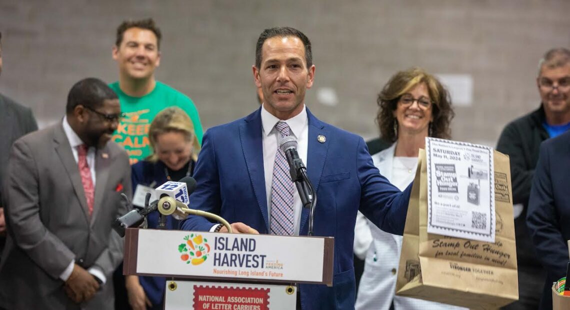 Assemblyman Durso Joined Island Harvest Food Bank In Support Of Stamp Out Hunger