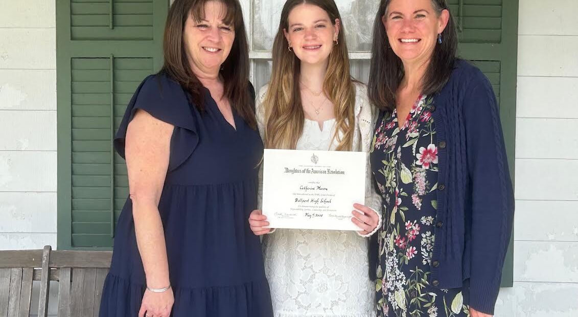 Bellport High School Student Receives DAR Good Citizen Award