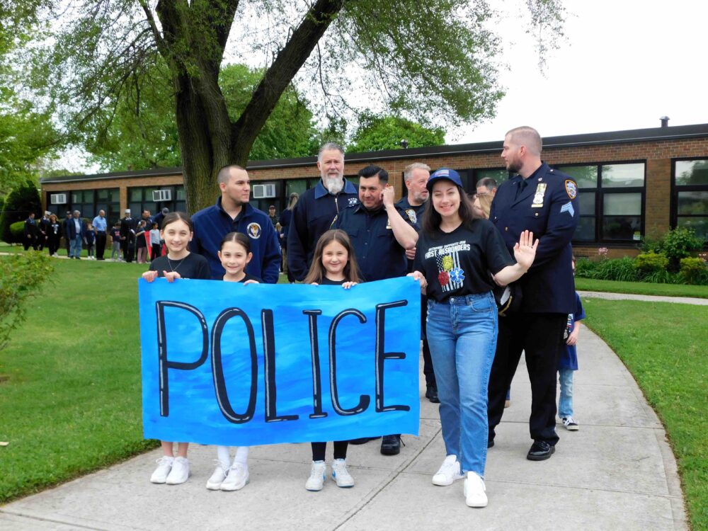 Central Boulevard Elementary Hosts First Responders Parade And Breakfast