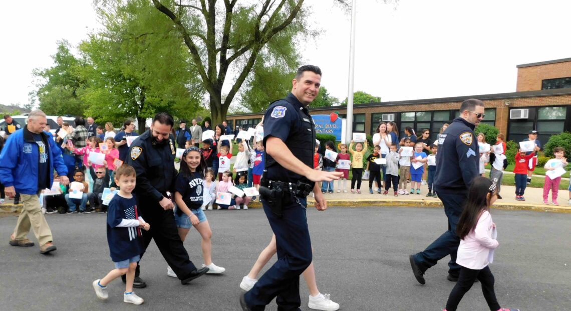 Central Boulevard Elementary Hosts First Responders Parade And Breakfast