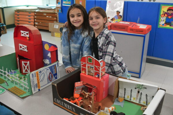 Idle Hour Elementary Students Build Their Own Communities