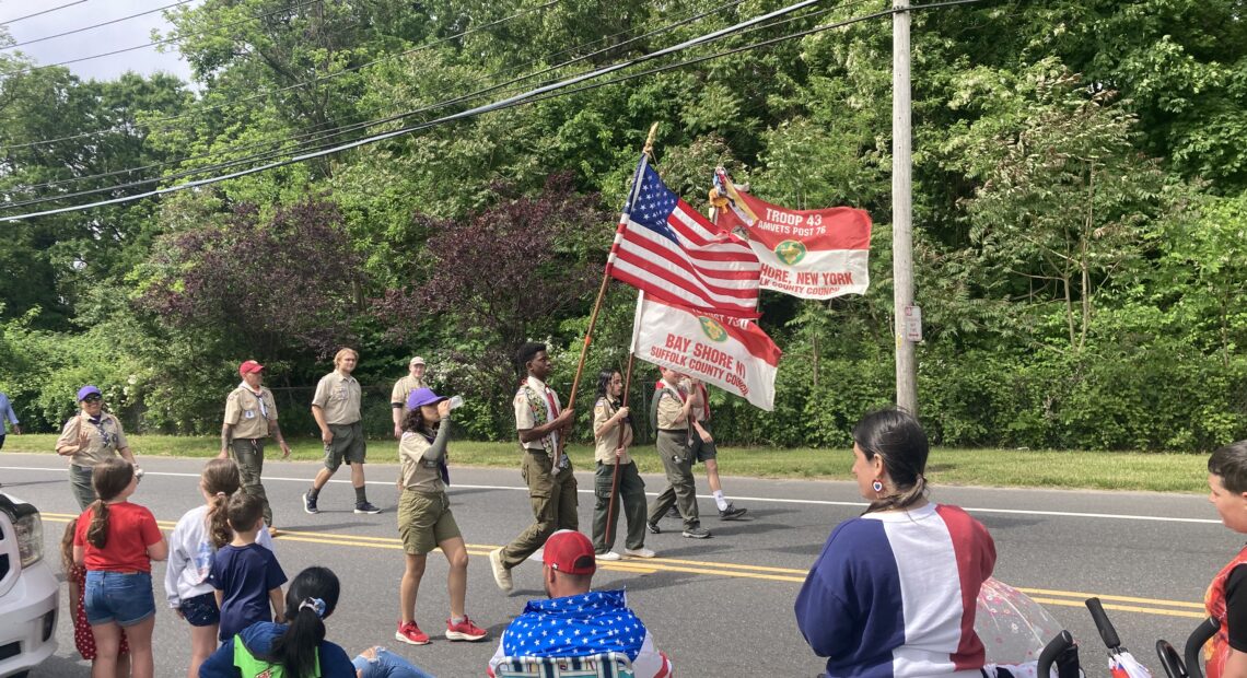 Scouts BSA Troops 43 &#038; 430 Of Bay Shore Remember And Honor Our Service Men And Women