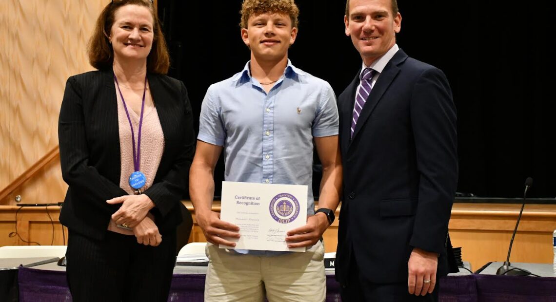 Islip Board Of Education Honors Successful Students And Dedicated Retirees