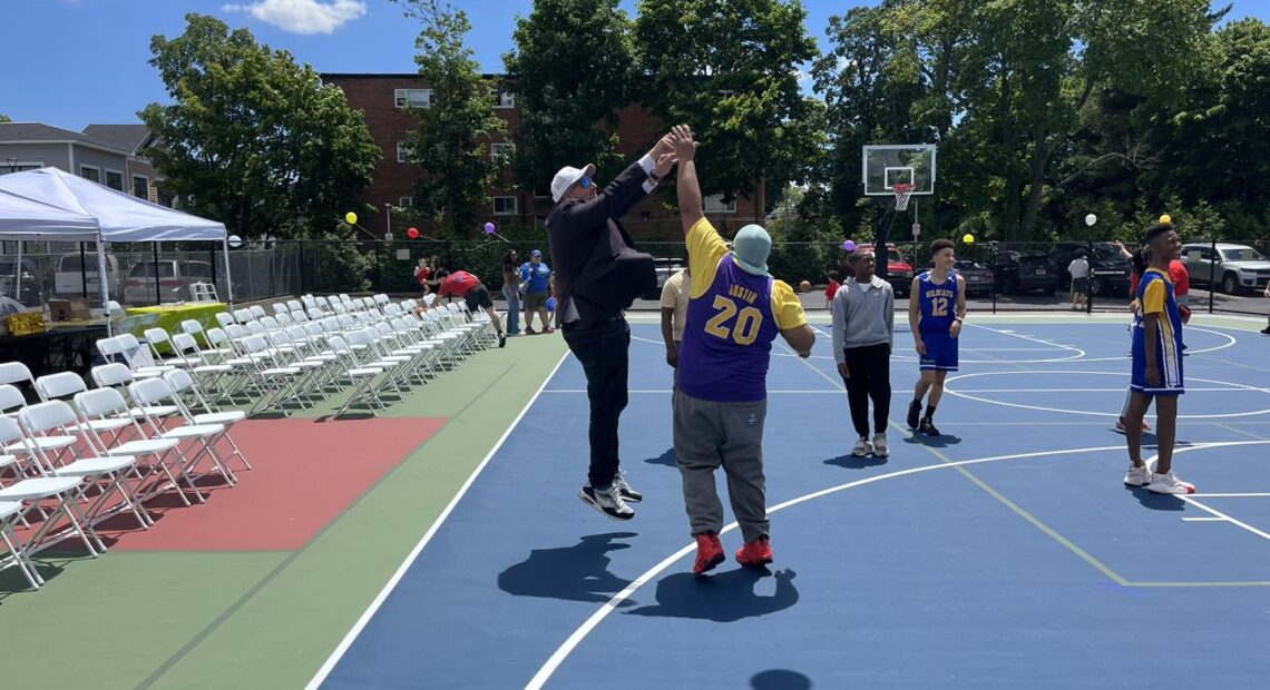 Legislator Koslow VIsits Woodward Children&#8217;s Center Basketball Game