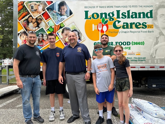 Legislator Koslow Supports Veterans Giveaway At Eisenhower Park