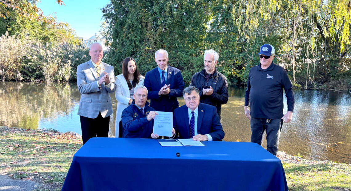 Suffolk County Begins Comprehensive Water Resources  Management Study