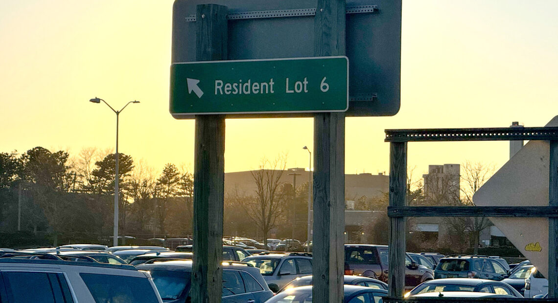 MacArthur Airport Launches Online Parking Permits